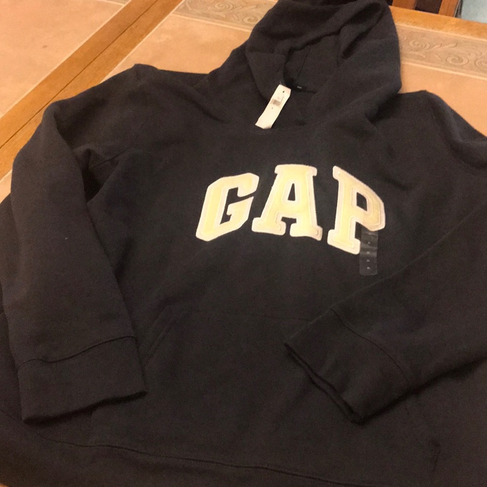 Women’s Gap sweatshirt